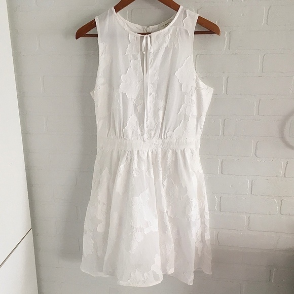 TED BAKER LONDON Mini Dress Maylee Floral Appliqué Tie-front Cotton White 6 - Picture 8 of 16